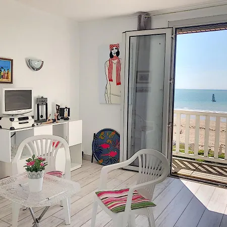 Avec Balcon, Jardin, Et Acces Jullouville-les-Pins