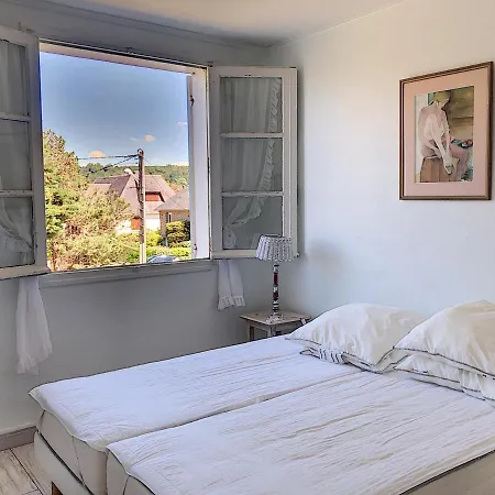 Avec Balcon, Jardin, Et Acces Appartement Jullouville-les-Pins