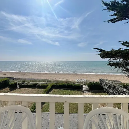 Avec Balcon, Jardin, Et Acces Jullouville-les-Pins
